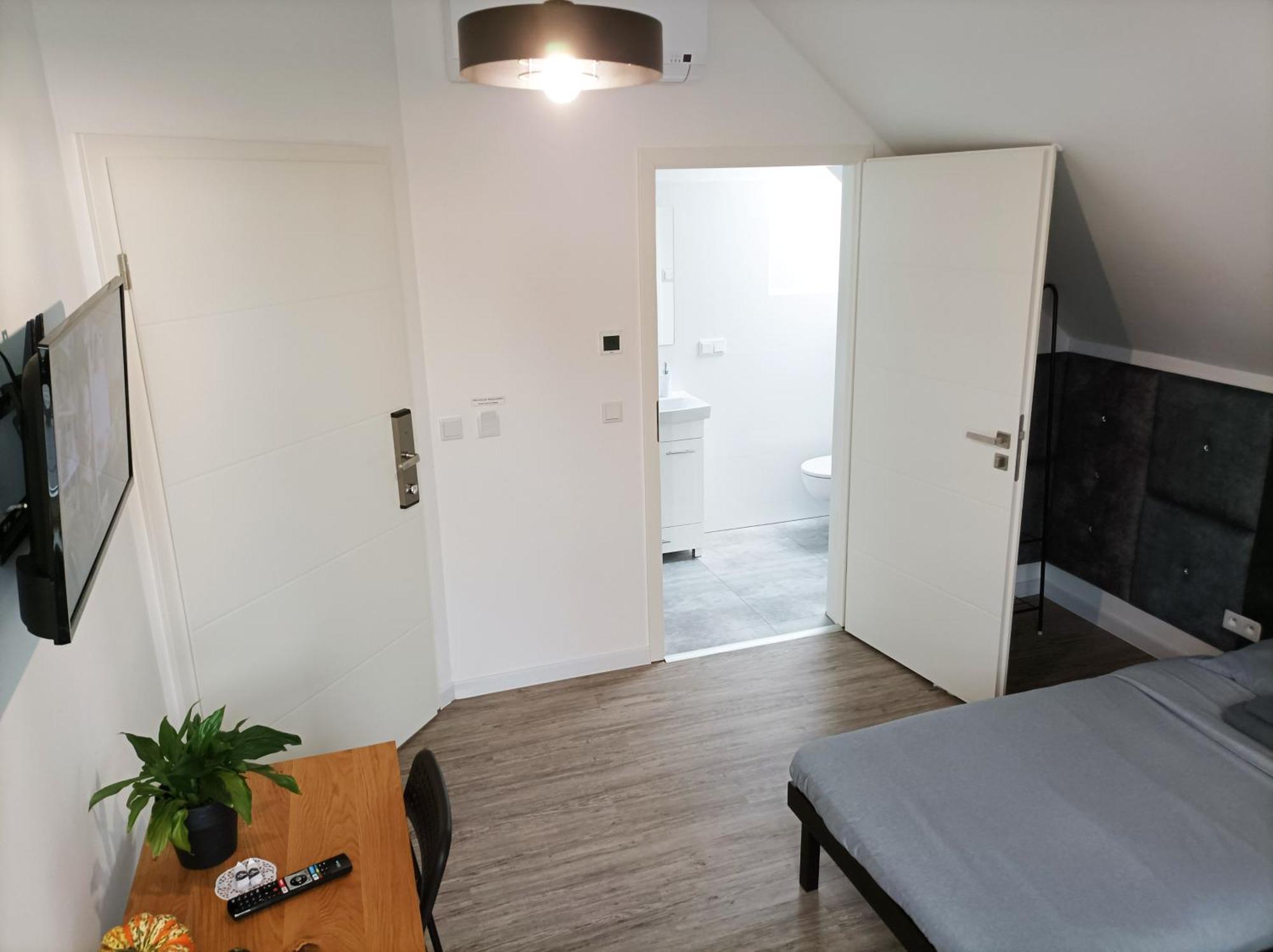 Pokoje Pod Palacem Koszecin Esterno foto