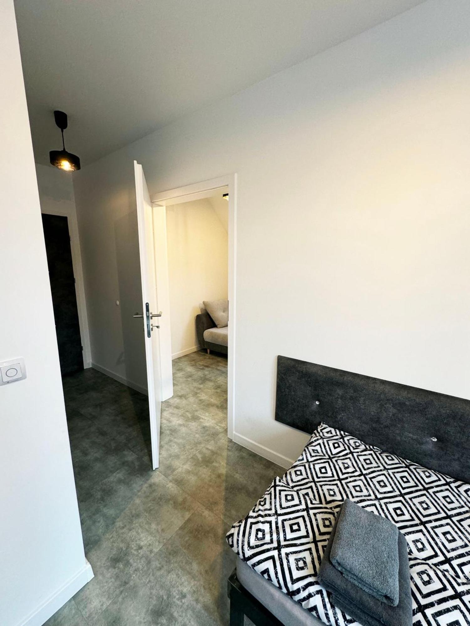 Pokoje Pod Palacem Koszecin Esterno foto